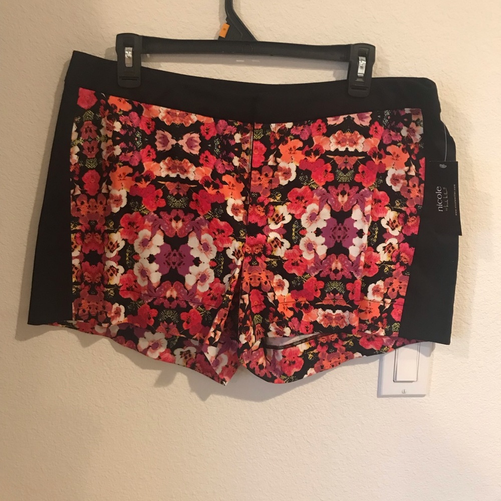 Shorts - Picture 2 of 3